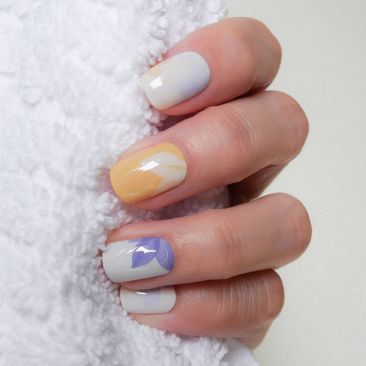 Nodspark Periwinkle Petals Nail Polish Nail Wraps Manicure | Contains 16 Floral Nail Art Nail Nail Wraps (8 Different Sizes) | Affordable | Quick and Easy to use | 15 Minute Application | Lasts up to 2 Weeks |
